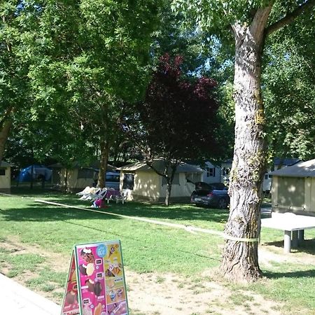 Camping Larribal Millau Exterior foto